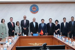 越南财政部部长阮文胜会见汇丰集团首席执行官艾桥智一行。图自财政部