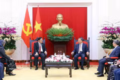越共中央总书记、国家主席苏林会见马来西亚驻越南大使陈杨泰。图自越通社
