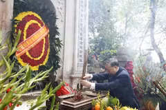 越共中央总书记、国家主席苏林前往富寿省参加雄王祭日上香仪式。图自越通社