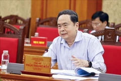 政府总理范明政在与山罗、清化、北宁、谅山等四省省委常务委员会代表进行工作座谈时发言。图自越通社