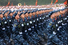 近1.6万名干部、战士参加国庆大阅兵总彩排。图自越通社