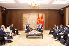 越共中央总书记、国家主席苏林会见亚马逊首席全球事务与法务官戴维-扎波尔斯基。图自越通社