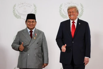 美国总统特朗普与印尼总统普拉博沃。图片来源： Politico