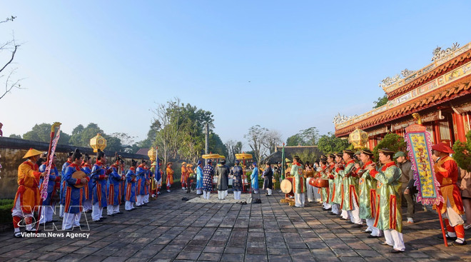 vnanet-potal-nam-vang-cua-du-lich-hue-8495529.jpg