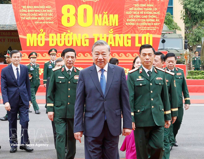 vnanet-potal-tong-bi-thu-du-le-ky-niem-80-nam-ngay-thanh-lap-binh-chung-cong-binh-8655965.jpg