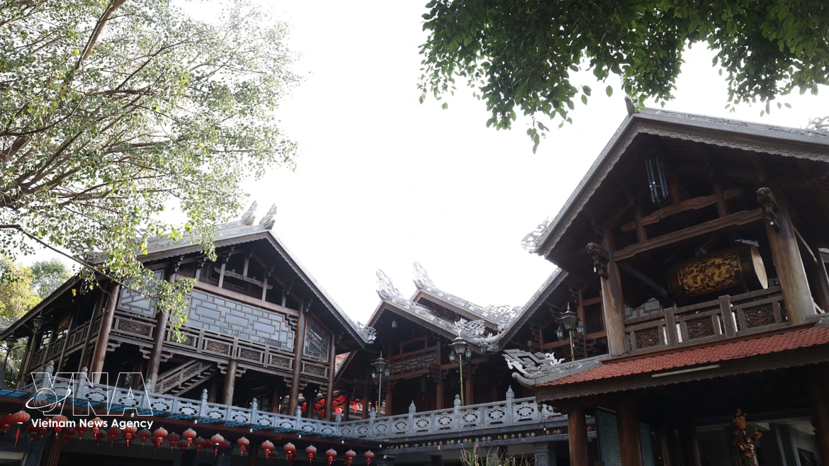 得乐省敕賜开端寺：建筑风格融合西原地区传统长屋与顺化宫廷的元素