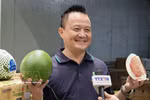 4 Ways Fresh 集团主席李黄维接受越通社记者的采访。图自越通社
