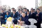 越共中央总书记苏林在河静省上香缅怀已故总书记陈富与何辉集
