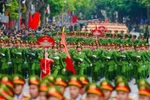 附图：努力做好国庆节期间安全与秩序保障工作，确保各项纪念活动安全有序进行。图自政府报