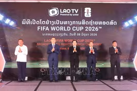 各位代表共同启动2026年世界杯直播转播权开通仪式。图自越通社