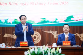 范明政在奠边省与省人民委员会举行工作会议 图自越通社