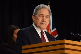 新西兰外长温斯顿·彼得斯（Winston Peters） 图：越通社发