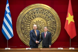 越南国会副主席阮德海与希腊议会第一副议长普拉基奥塔基斯举行会谈 图自越通社