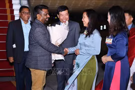 斯里兰卡总统阿努拉·库玛拉·迪萨纳亚克欢迎仪式在河内内排国际机场举行