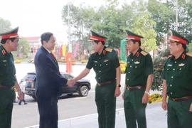 越南国会主席陈青敏走访第九军区 图自越通社