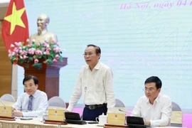 农业与环境部副部长冯德进在新闻发布会上发表讲话 图自越通社