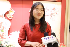在华越南留学生关注祖国选举 图自越通社