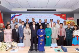 与会代表合影 图自越通社
