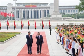 中共中央总书记、国家主席习近平和夫人彭丽媛在北京主持仪式，欢迎越共中央总书记、国家主席苏林夫妇于2024年8月18日至20日对中国进行国事访问。图自越通社