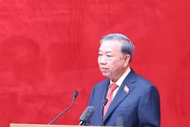 苏林总书记发表讲话。图自越通社