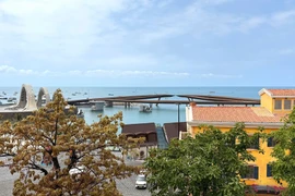 越南富国岛地中海日落镇的一角。图自越通社