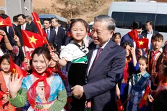 苏林总书记出席奠边省E2丘遗迹区胡志明主席纪念堂落成仪式