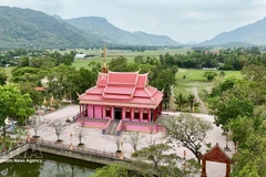安江省独特的粉色寺庙：杭贡寺