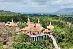 越南安江七山地区茶帕寺宁静之美