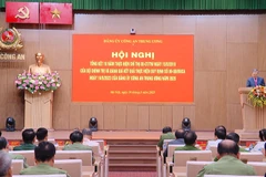 将学习、贯彻落实胡志明主席思想与人民公安队伍建设紧密结合