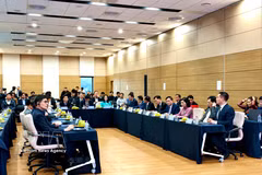 对接会议现场。图自越通社