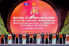 第九届越老中三国丢包狂欢节在越南奠边省开幕。图自越通社