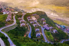 安沛省文振县秀丽乡的Le - Chapa度假旅游区。图自越通社