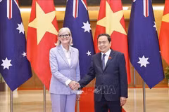 越南国会主席陈青敏和澳大利亚总督萨曼莎·莫斯廷。图自越通社