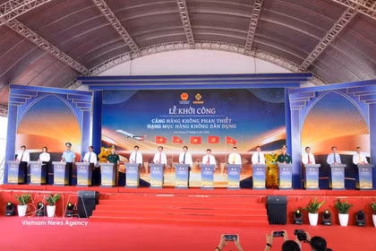潘切机场—民用航空项目开工仪式。图自越通社