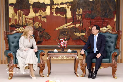 越南政府副总理胡国勇会见欧盟负责初创企业、研究和创新的专员叶卡捷琳娜·扎哈里耶娃。图自越通社