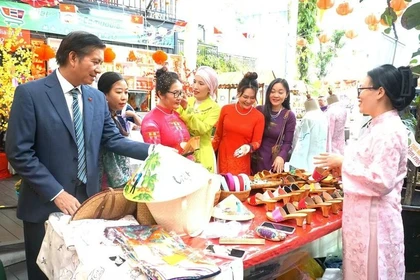 在吉隆坡市中心营造温馨越南春节氛围