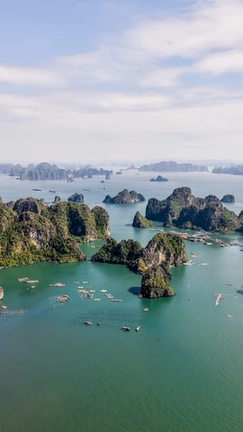 广宁省下龙湾。图自越同社