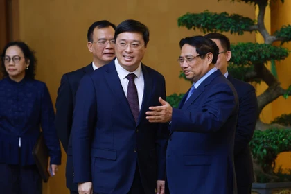 越南政府总理范明政会见中国广西壮族自治区主席韦韬