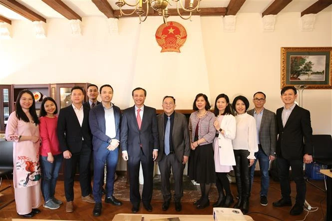 丹麦越南专家和知识分子协会为国家建设与发展事业作出贡献