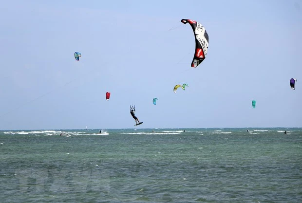 2022年越南国际风筝冲浪节热闹开场 