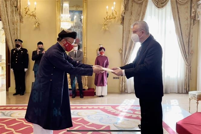 越南驻安道尔公国大使希望促进两国关系