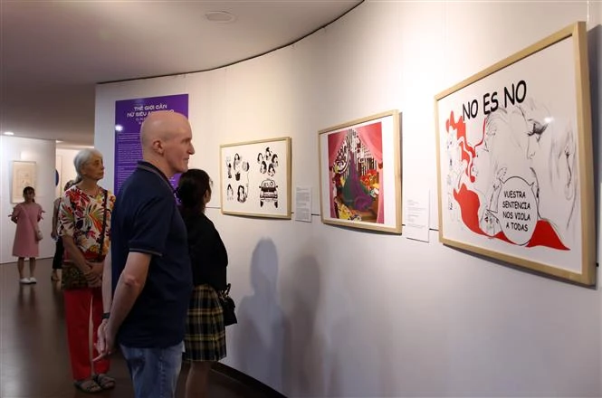 漫画展介绍43位西班牙画家的43件作品和19位越南画家的21件作品。图自越通社