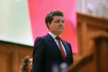 罗马尼亚当选总统达恩。图自越通社