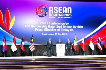 第46届东盟峰会27日在马来西亚首都吉隆坡闭幕。图自越通社