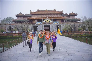 2025 年赴顺化市的游客数量大幅上升。图自越通社