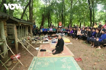 卡村村民举行求福节。图自越南之声
