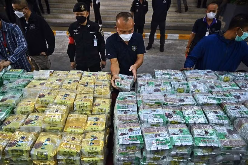 警方展示今年年初在泰国曼谷查获的毒品。图自越通社