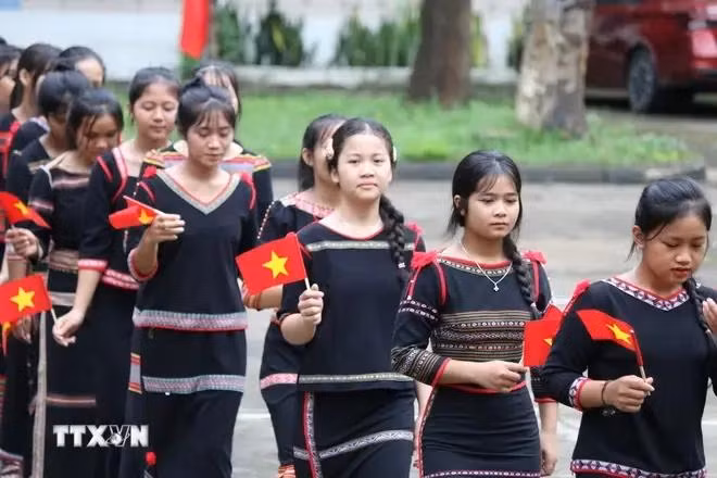 巴拿族的传统服饰。图自越通社