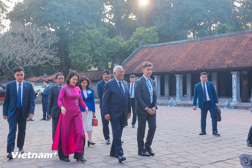 欧洲理事会主席安东尼奥·科斯塔参观文庙-国子监。图自vietnamplus