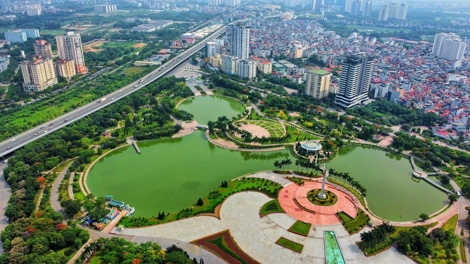 河内市南慈廉郡和平公园中的调节湖。图自越通社